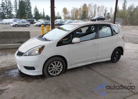 2013 Honda Fit Sport z USA, uszkodzony, nr VIN JHMGE8H57DC052971